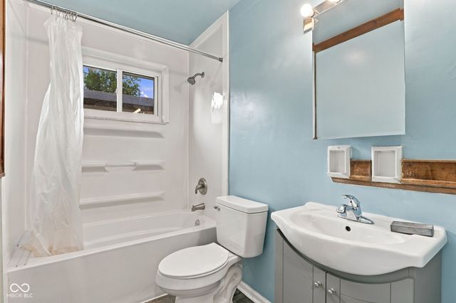 3635 Kinnear, Indianapolis, IN 46218
