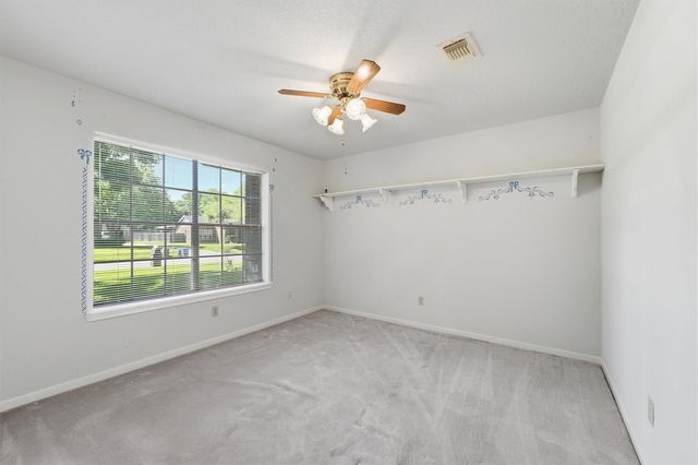 1013 Glenshannon Avenue, Friendswood, TX 77546