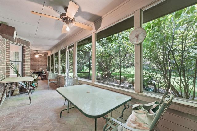 1013 Glenshannon Avenue, Friendswood, TX 77546