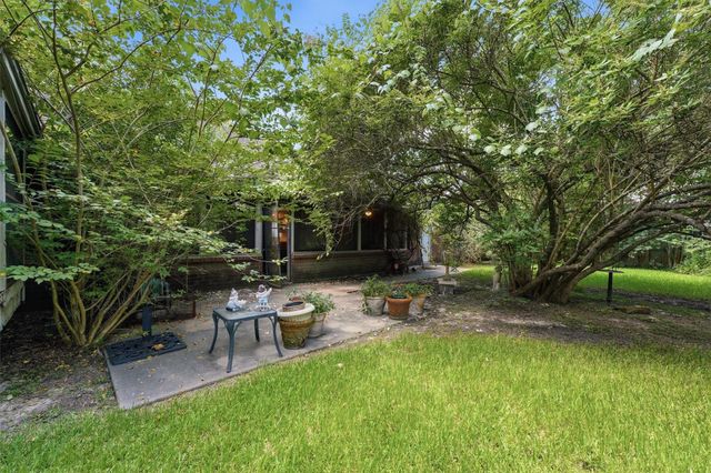 1013 Glenshannon Avenue, Friendswood, TX 77546