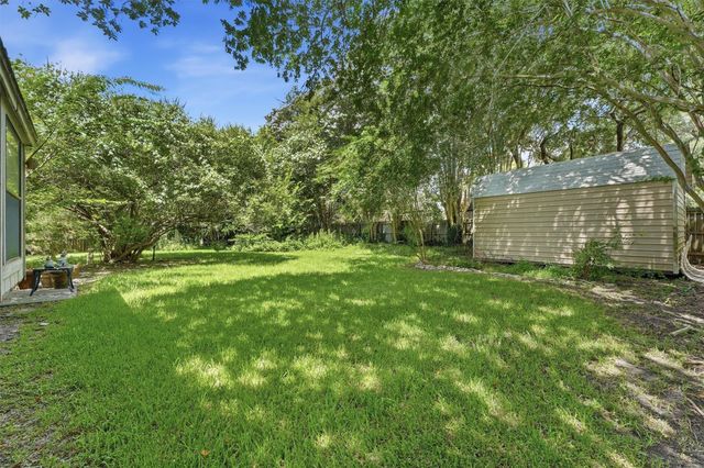 1013 Glenshannon Avenue, Friendswood, TX 77546
