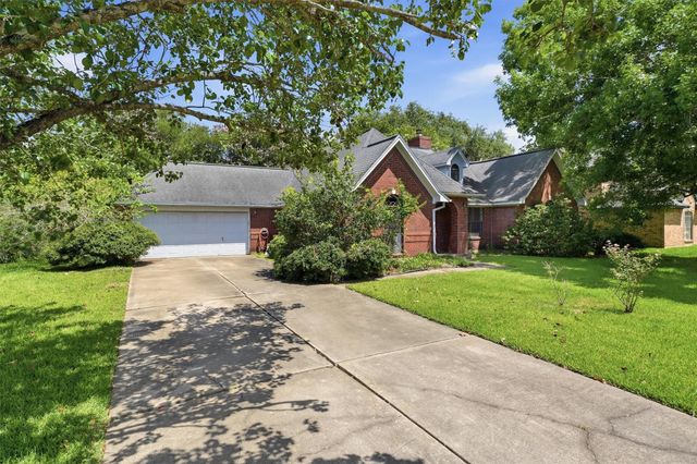 1013 Glenshannon Avenue, Friendswood, TX 77546