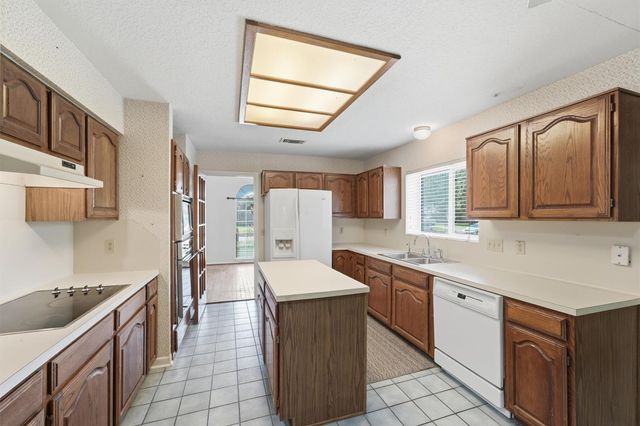 1013 Glenshannon Avenue, Friendswood, TX 77546