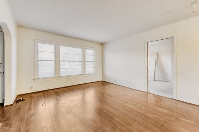 5833 E Mockingbird Lane, Dallas, TX 75206