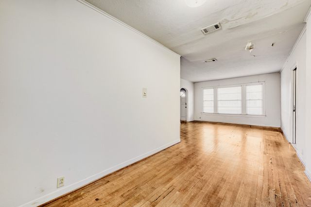 5833 E Mockingbird Lane, Dallas, TX 75206