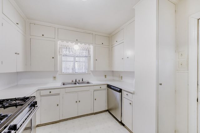 5833 E Mockingbird Lane, Dallas, TX 75206