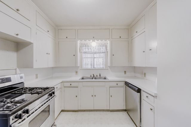 5833 E Mockingbird Lane, Dallas, TX 75206