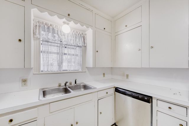 5833 E Mockingbird Lane, Dallas, TX 75206