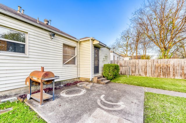 5833 E Mockingbird Lane, Dallas, TX 75206