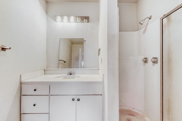 5833 E Mockingbird Lane, Dallas, TX 75206