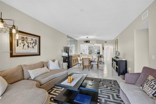 7727 Southampton Terrace 310, Tamarac, FL 33321