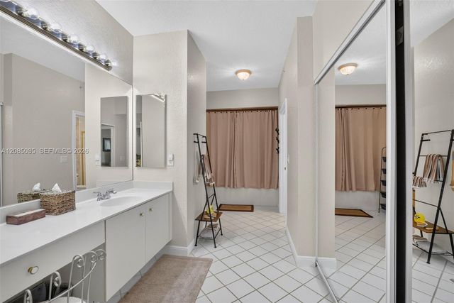 7727 Southampton Terrace 310, Tamarac, FL 33321