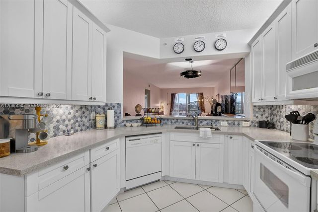 7727 Southampton Terrace 310, Tamarac, FL 33321