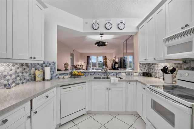 7727 Southampton Terrace 310, Tamarac, FL 33321