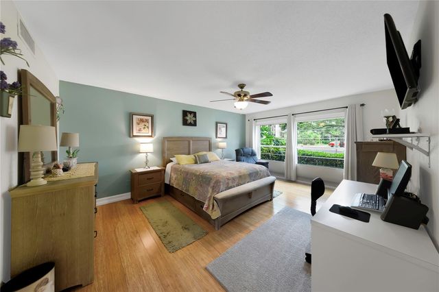 3035 COUNTRYSIDE BOULEVARD 16B, Clearwater, FL 33761