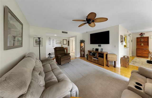 3035 COUNTRYSIDE BOULEVARD 16B, Clearwater, FL 33761