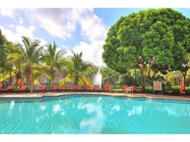 4820 N State Road 7 203, Coconut Creek, FL 33073