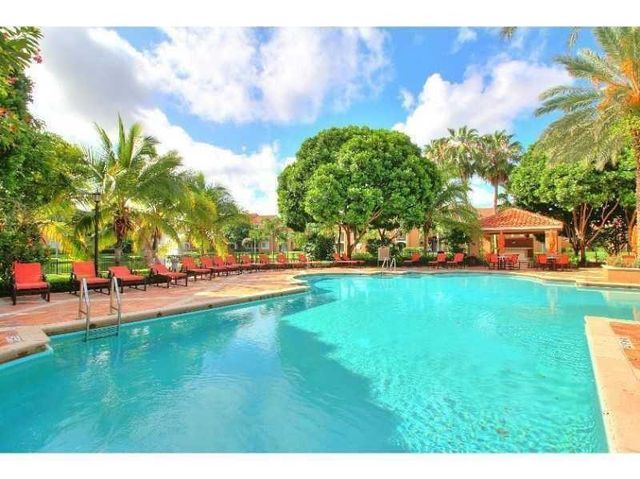 4820 N State Road 7 203, Coconut Creek, FL 33073