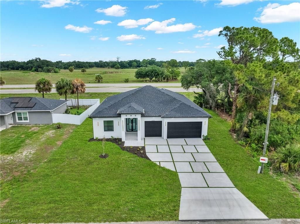 6037 N Moss CIR, LABELLE, FL 33935 — photo 2