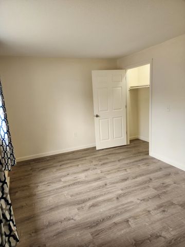128 Loudon Rd Apt 2F, Concord, NH 03301