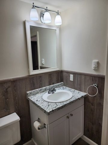 128 Loudon Rd Apt 2F, Concord, NH 03301