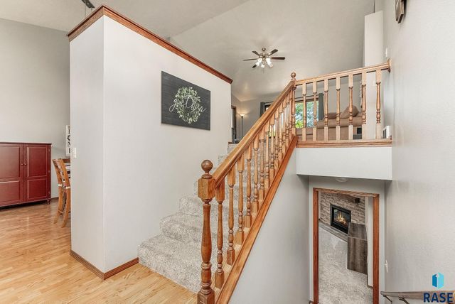 820 E Heatherwood Cir, Brandon, SD 57005