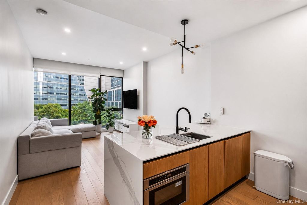 4507 Court Square 4B, Long Island City, NY 11101 — exterior
