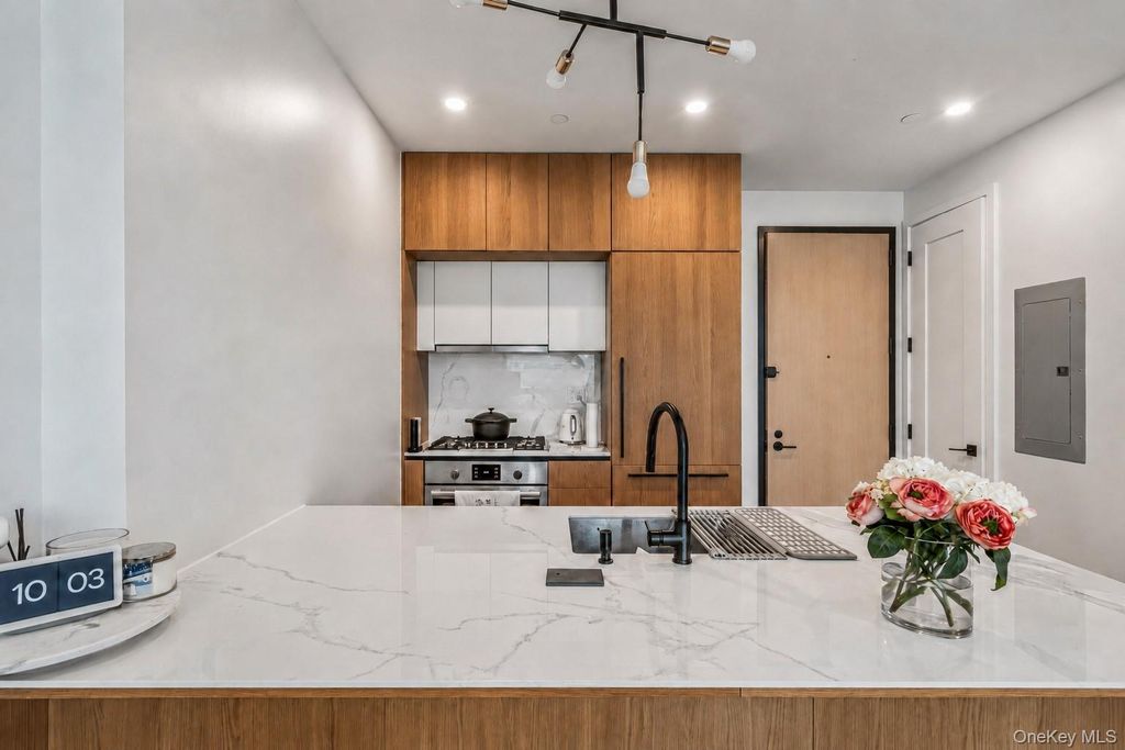 4507 Court Square 4B, Long Island City, NY 11101 — photo 3