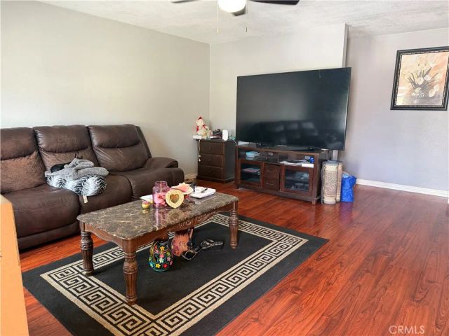 223 Glenmont Court, Hemet, CA 92544