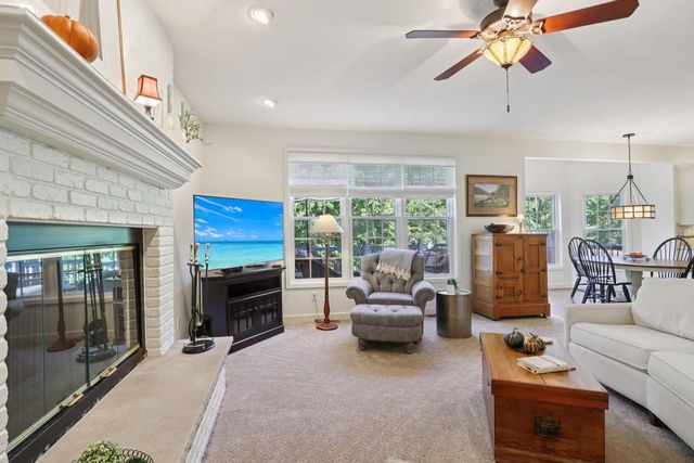 602 Woodhaven Court, Cambridge, WI 53523