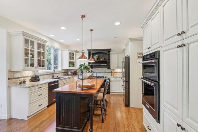 602 Woodhaven Court, Cambridge, WI 53523