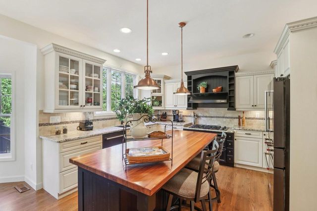 602 Woodhaven Court, Cambridge, WI 53523