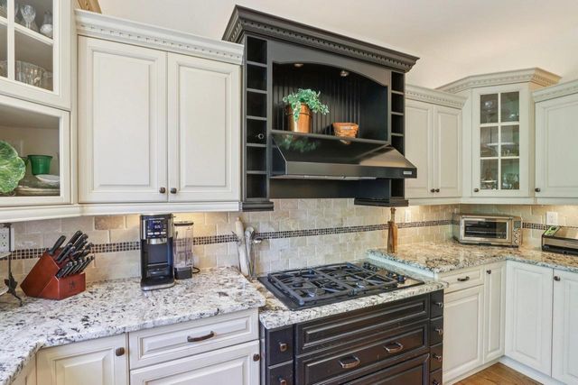 602 Woodhaven Court, Cambridge, WI 53523