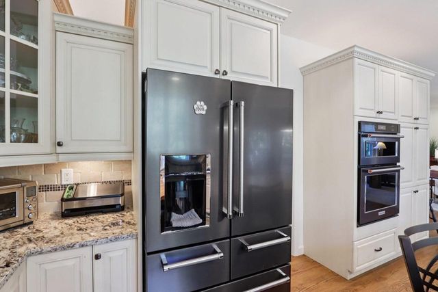 602 Woodhaven Court, Cambridge, WI 53523