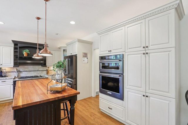 602 Woodhaven Court, Cambridge, WI 53523