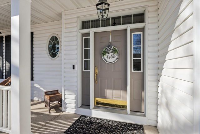 602 Woodhaven Court, Cambridge, WI 53523