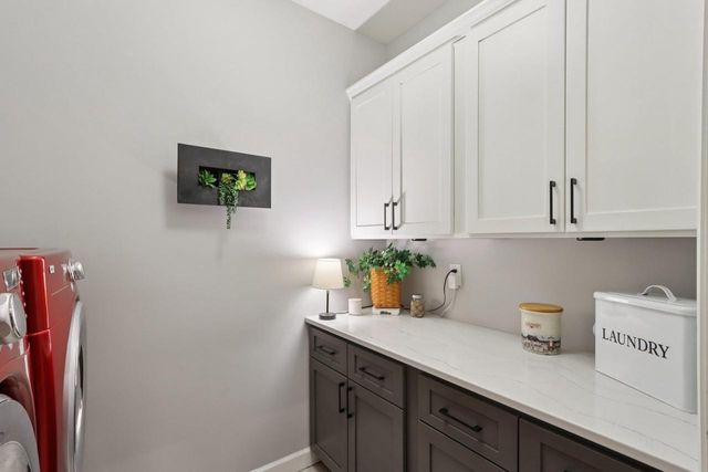 602 Woodhaven Court, Cambridge, WI 53523