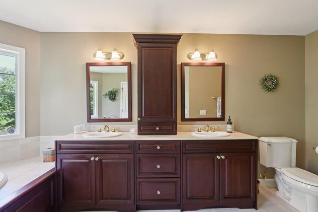 602 Woodhaven Court, Cambridge, WI 53523