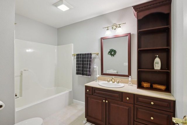 602 Woodhaven Court, Cambridge, WI 53523