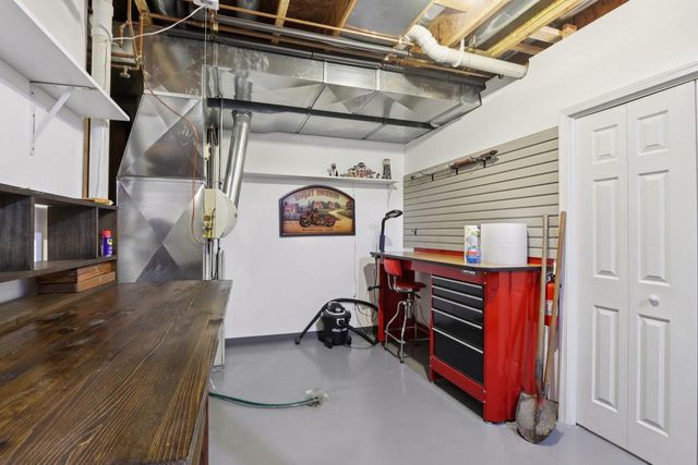 602 Woodhaven Court, Cambridge, WI 53523