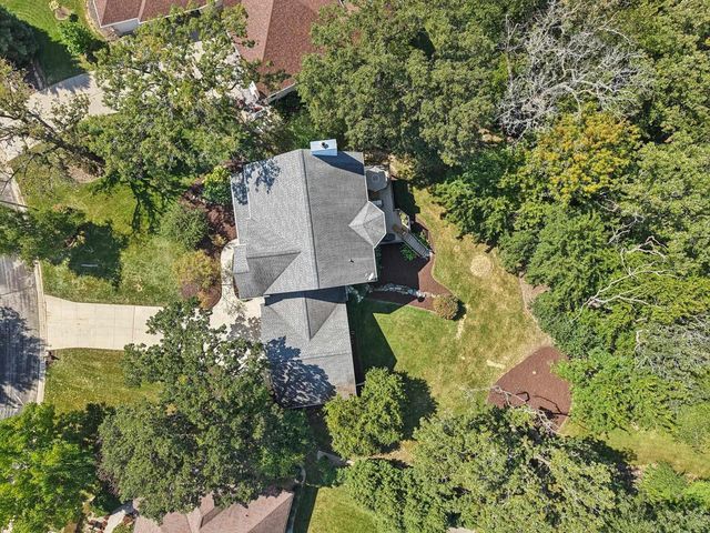 602 Woodhaven Court, Cambridge, WI 53523