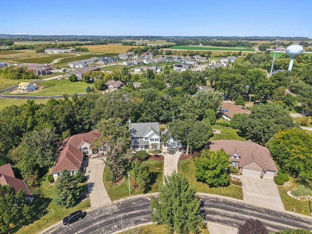 602 Woodhaven Court, Cambridge, WI 53523