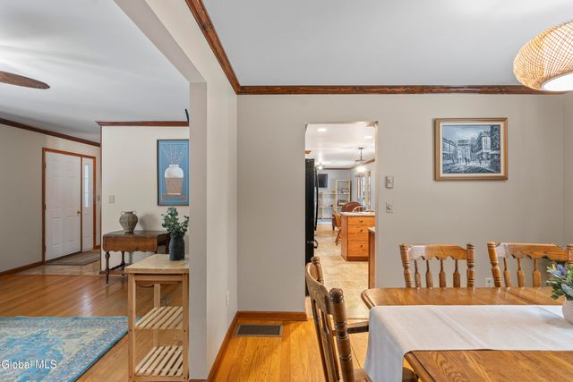 4 Queen Diana Lane, Queensbury, NY 12804