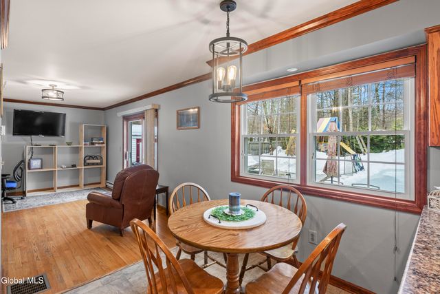 4 Queen Diana Lane, Queensbury, NY 12804