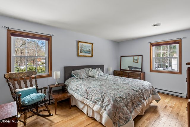 4 Queen Diana Lane, Queensbury, NY 12804