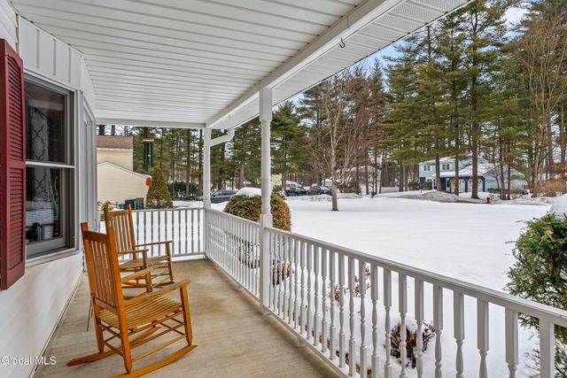 4 Queen Diana Lane, Queensbury, NY 12804