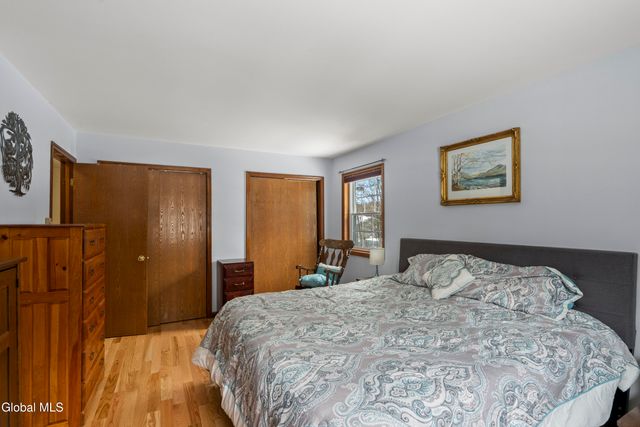 4 Queen Diana Lane, Queensbury, NY 12804