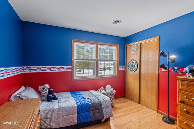 4 Queen Diana Lane, Queensbury, NY 12804