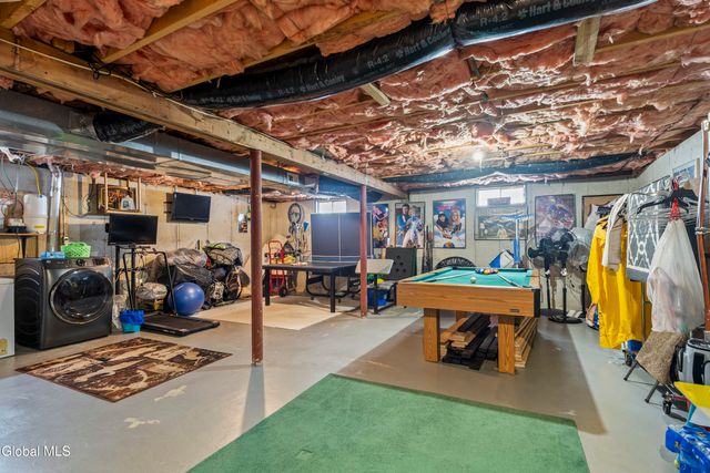 4 Queen Diana Lane, Queensbury, NY 12804