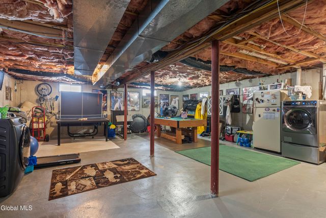 4 Queen Diana Lane, Queensbury, NY 12804